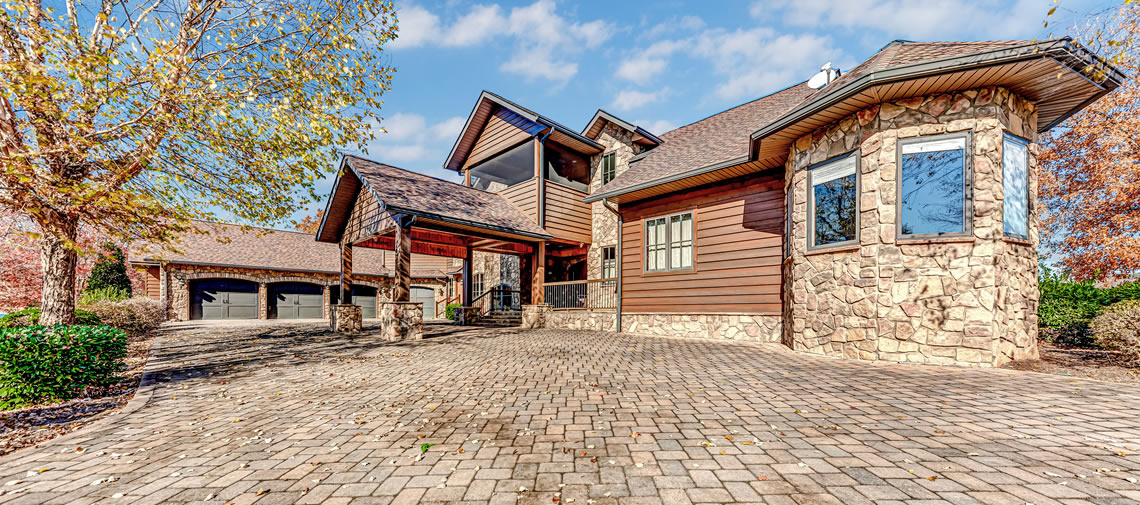 Luxury Vacations Homes for Sale on Norris Lake