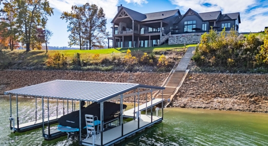 Lakefront Living in the Peninsula