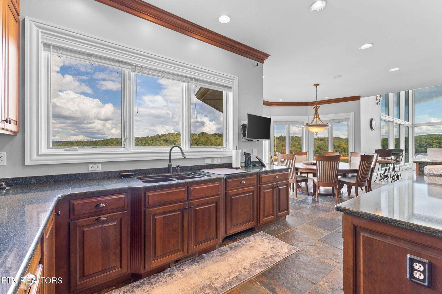 643 Crown Pointe Rd, Lafollette, TN - Norris Lake Real Estate - Image# 68