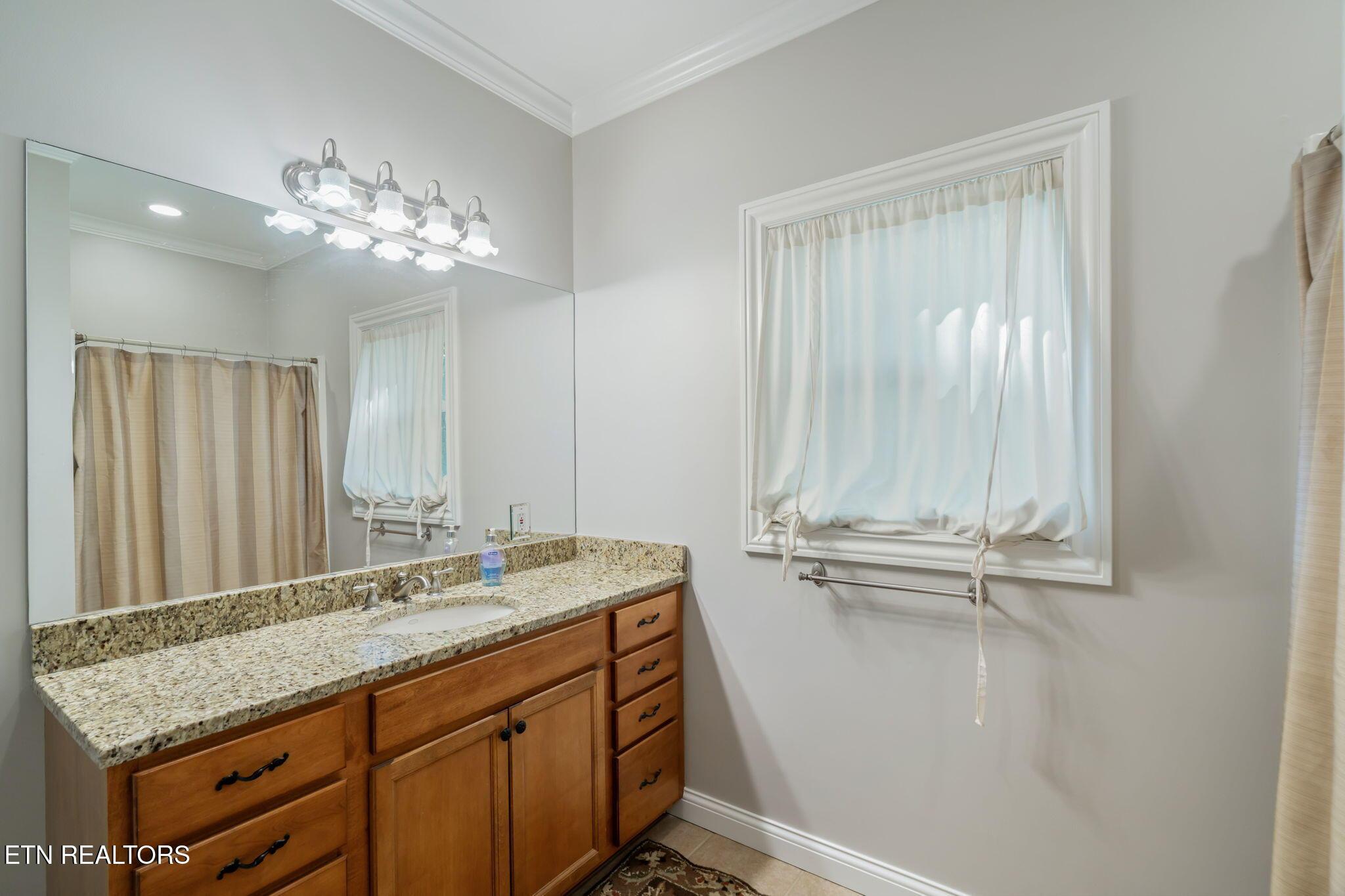 455 S Shorewood Lane, Caryville, TN - Norris Lake Real Estate - Image# 53
