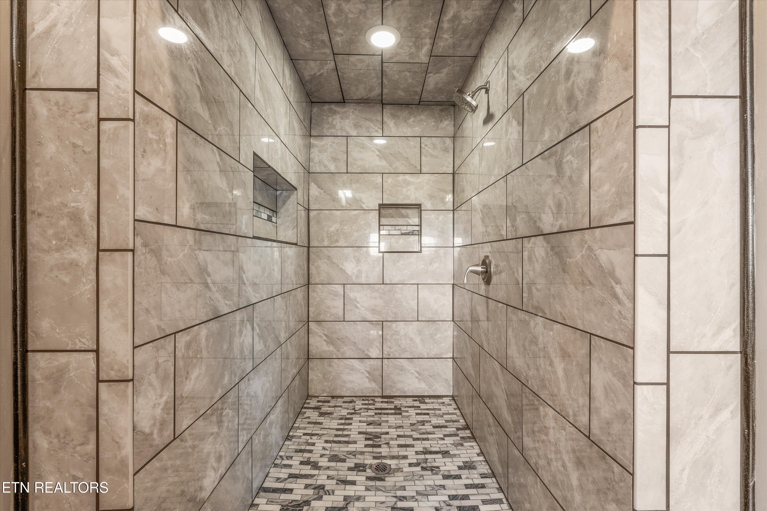 620 E Norris Point Rd, Lafollette, TN - Norris Lake Real Estate - Image# 27