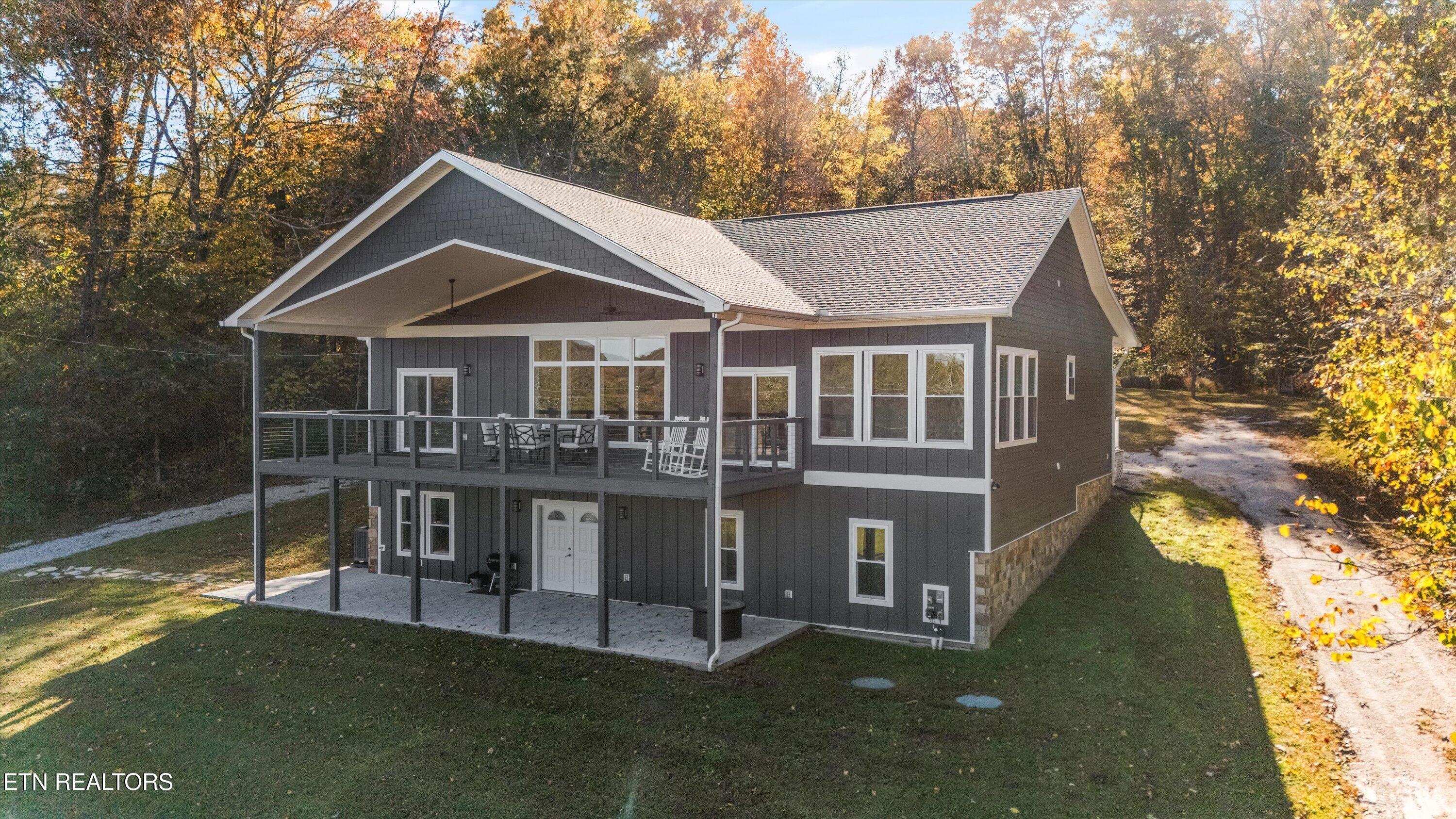 620 E Norris Point Rd, Lafollette, TN - Norris Lake Real Estate - Image# 1