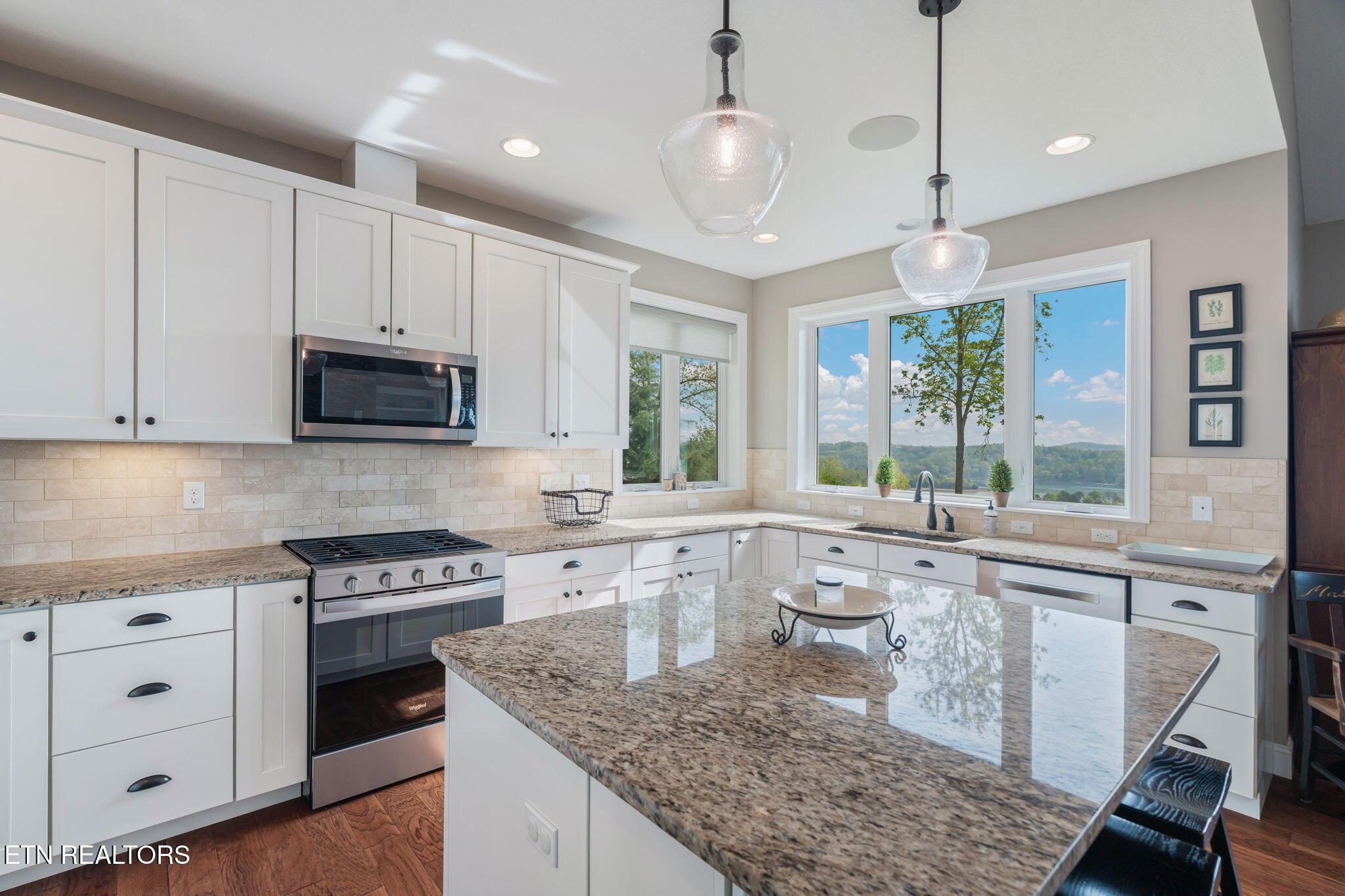 148 Smokeys Point, Lafollette, TN - Norris Lake Real Estate - Image# 16