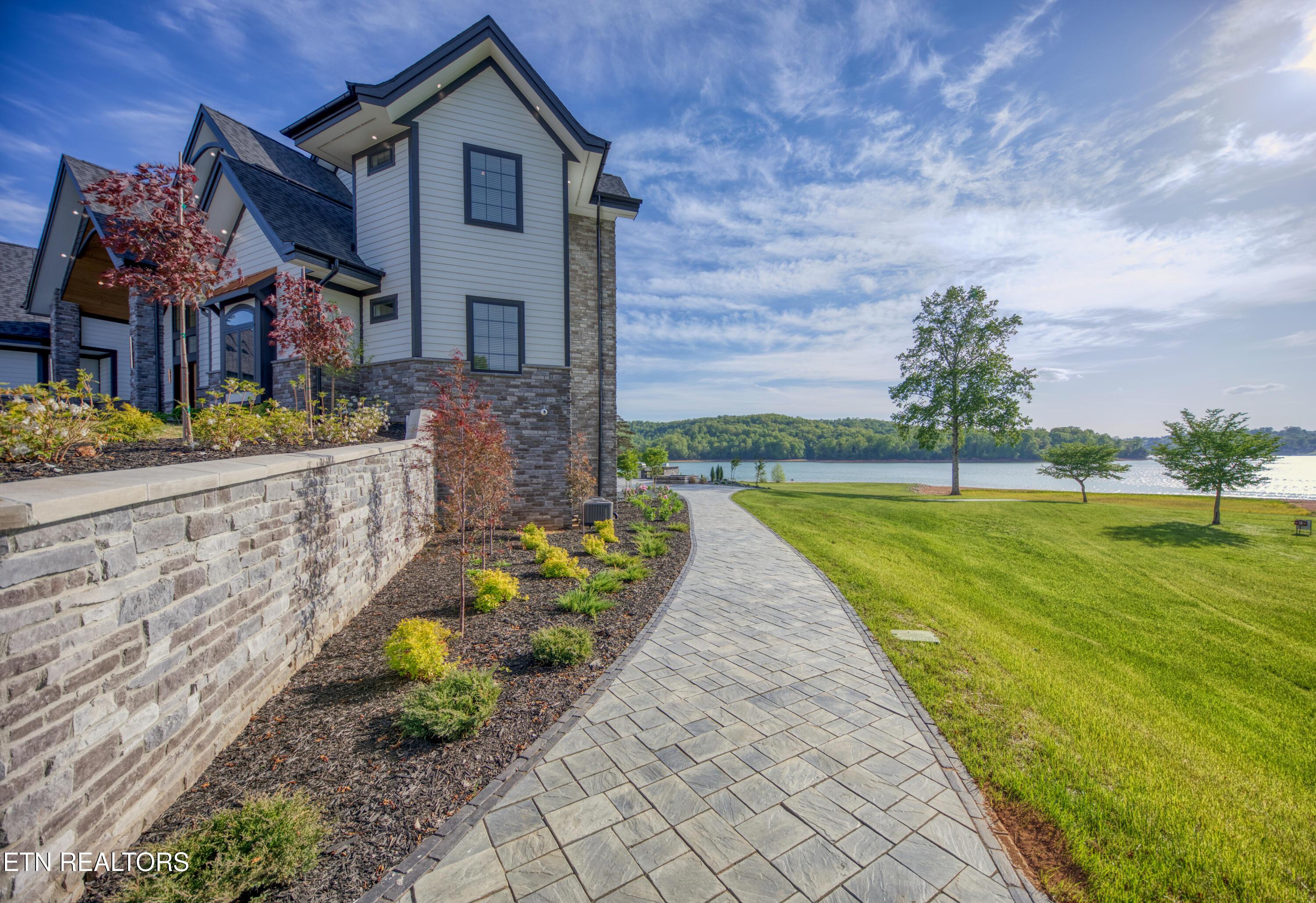 202 Crown Jewel Lane, Lafollette, TN - Norris Lake Real Estate - Image# 3