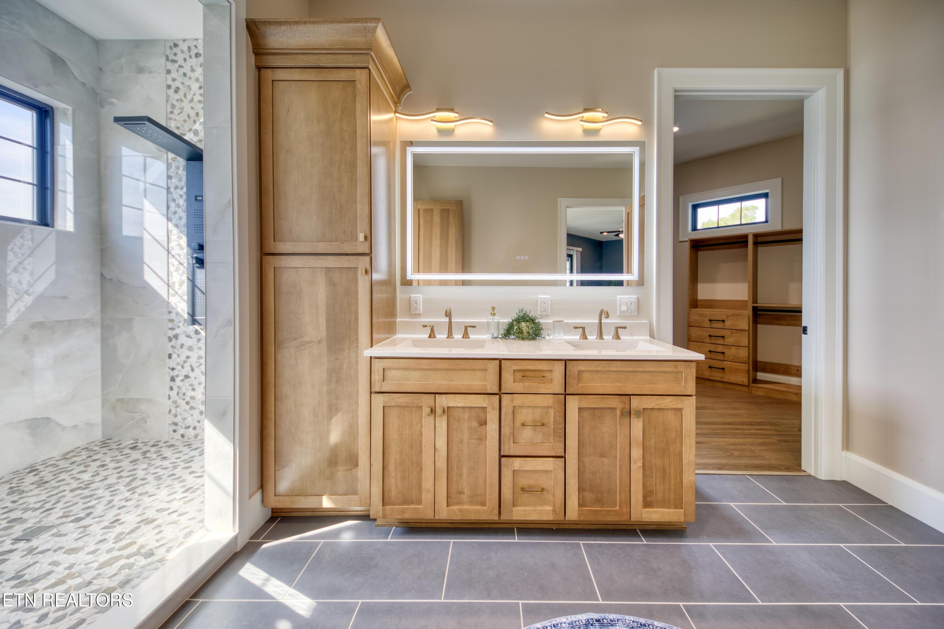 202 Crown Jewel Lane, Lafollette, TN - Norris Lake Real Estate - Image# 41