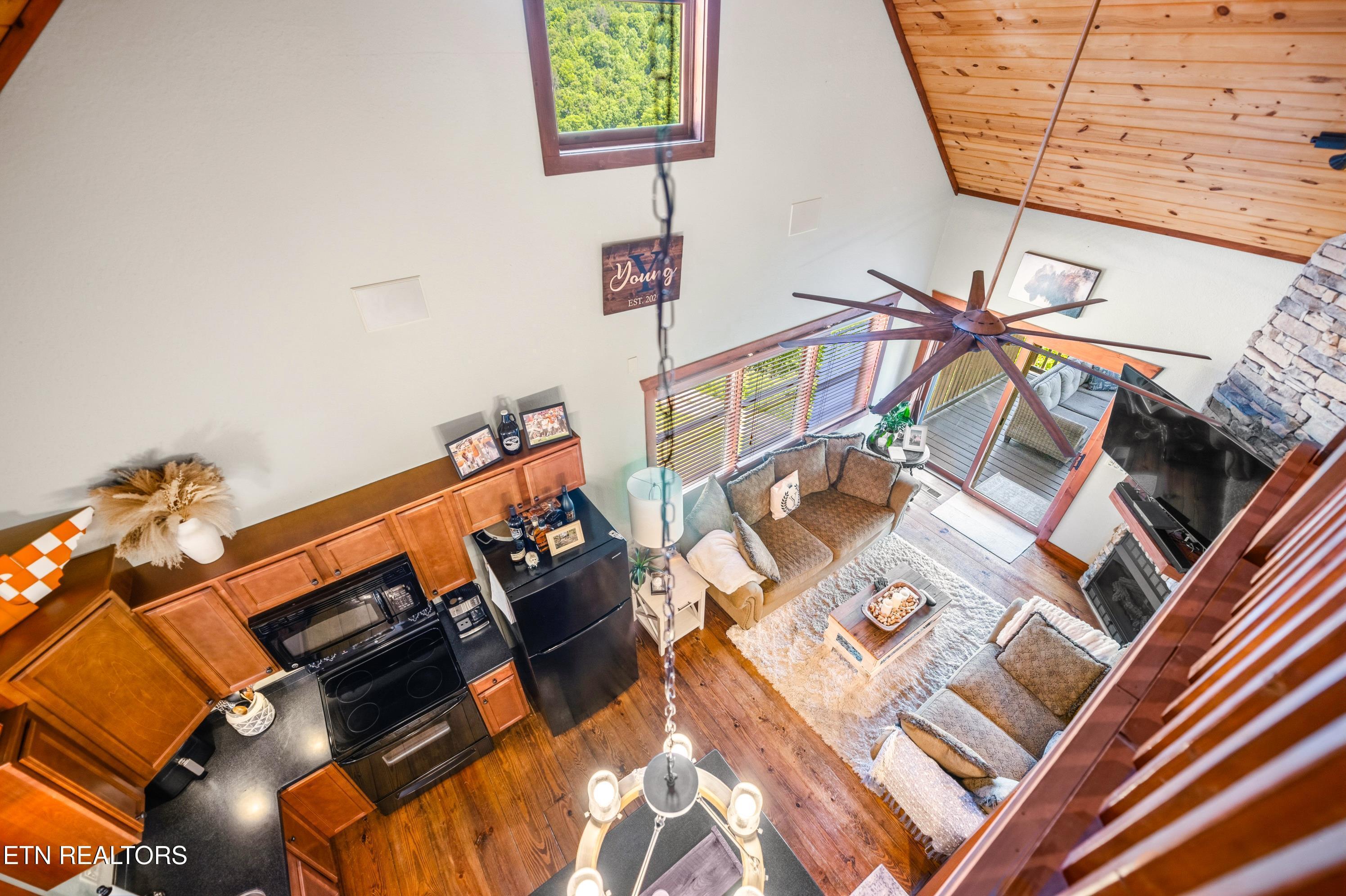 230 Foxwood Drive, Caryville, TN - Norris Lake Real Estate - Image# 13