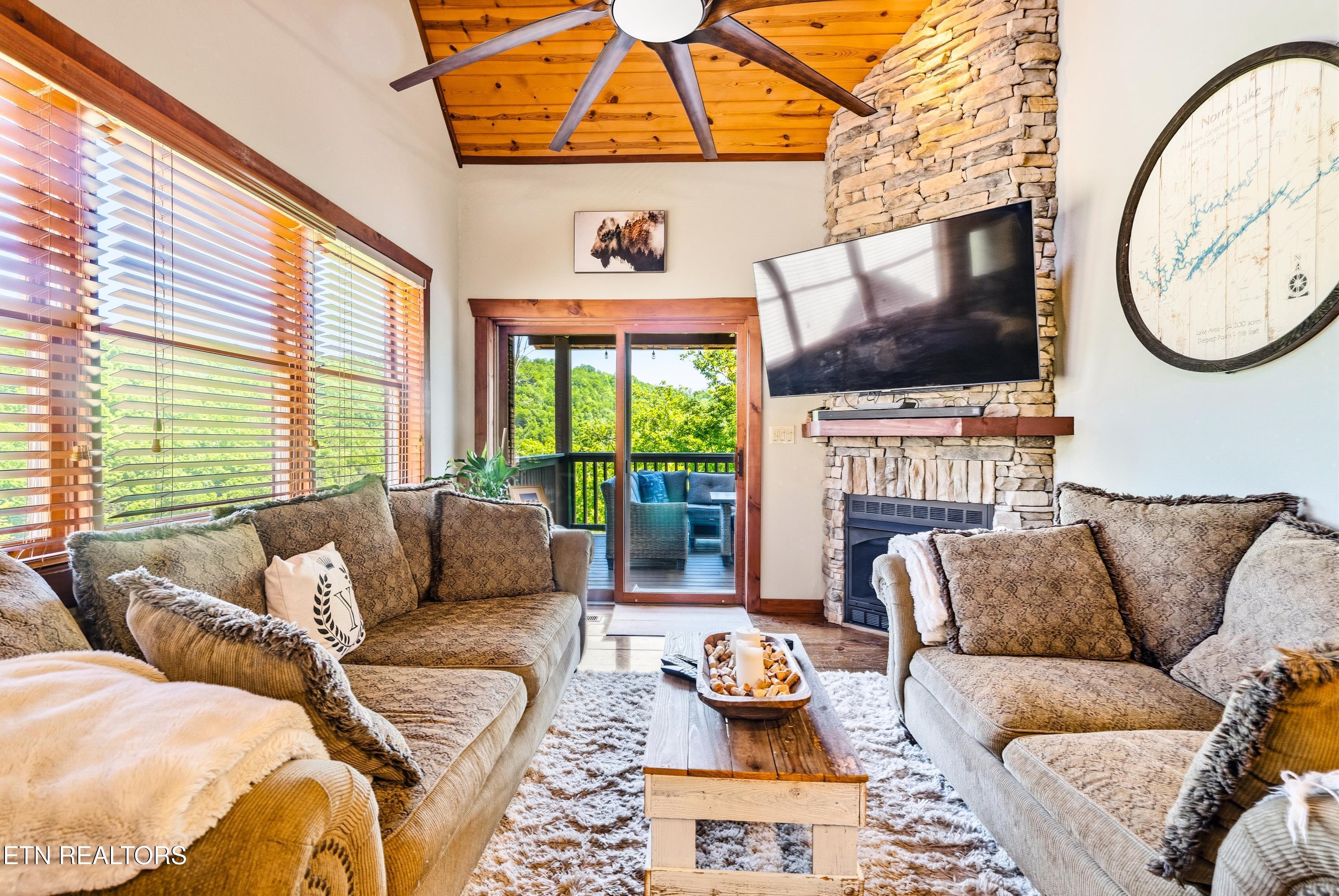230 Foxwood Drive, Caryville, TN - Norris Lake Real Estate - Image# 4