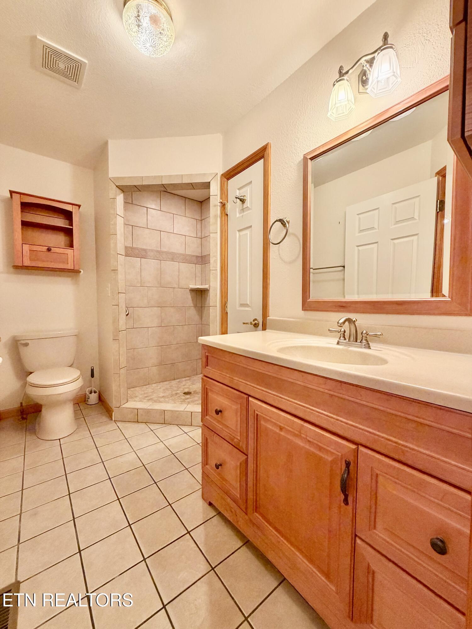 454 Wildcat Hollow Rd, New Tazewell, TN - Norris Lake Real Estate - Image# 10