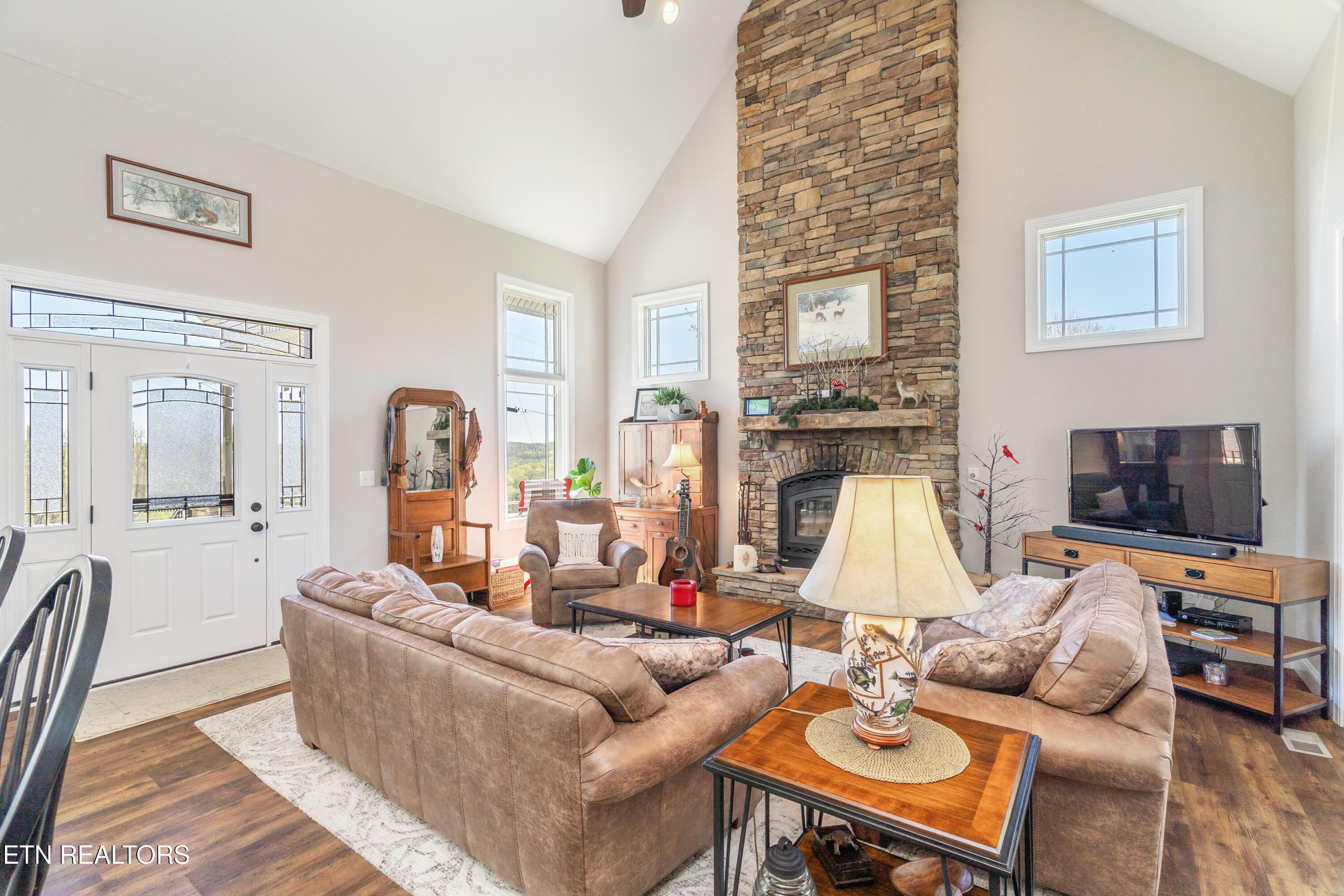 195 Kennedys Loop, Lafollette, TN - Norris Lake Real Estate - Image# 22