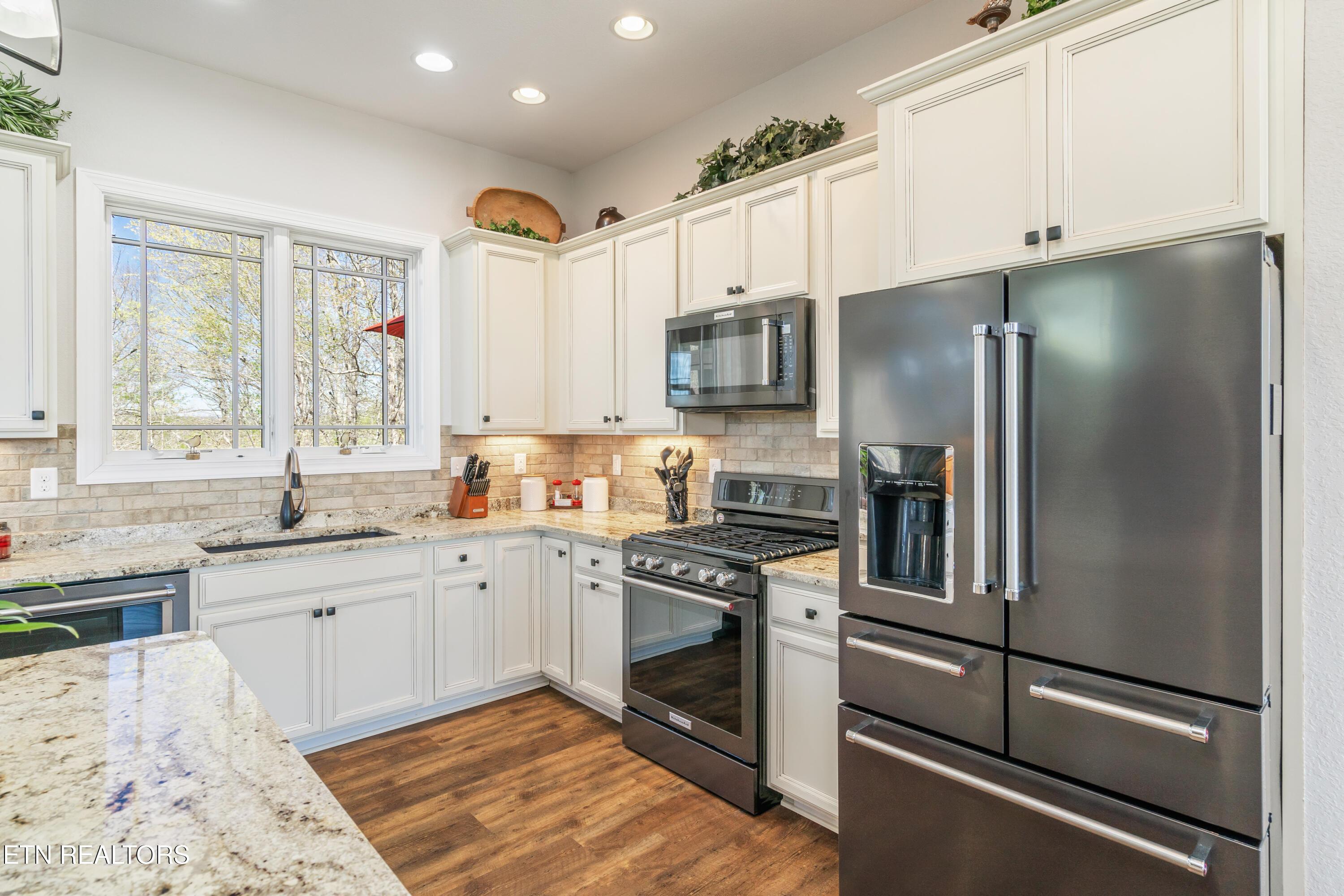 195 Kennedys Loop, Lafollette, TN - Norris Lake Real Estate - Image# 18
