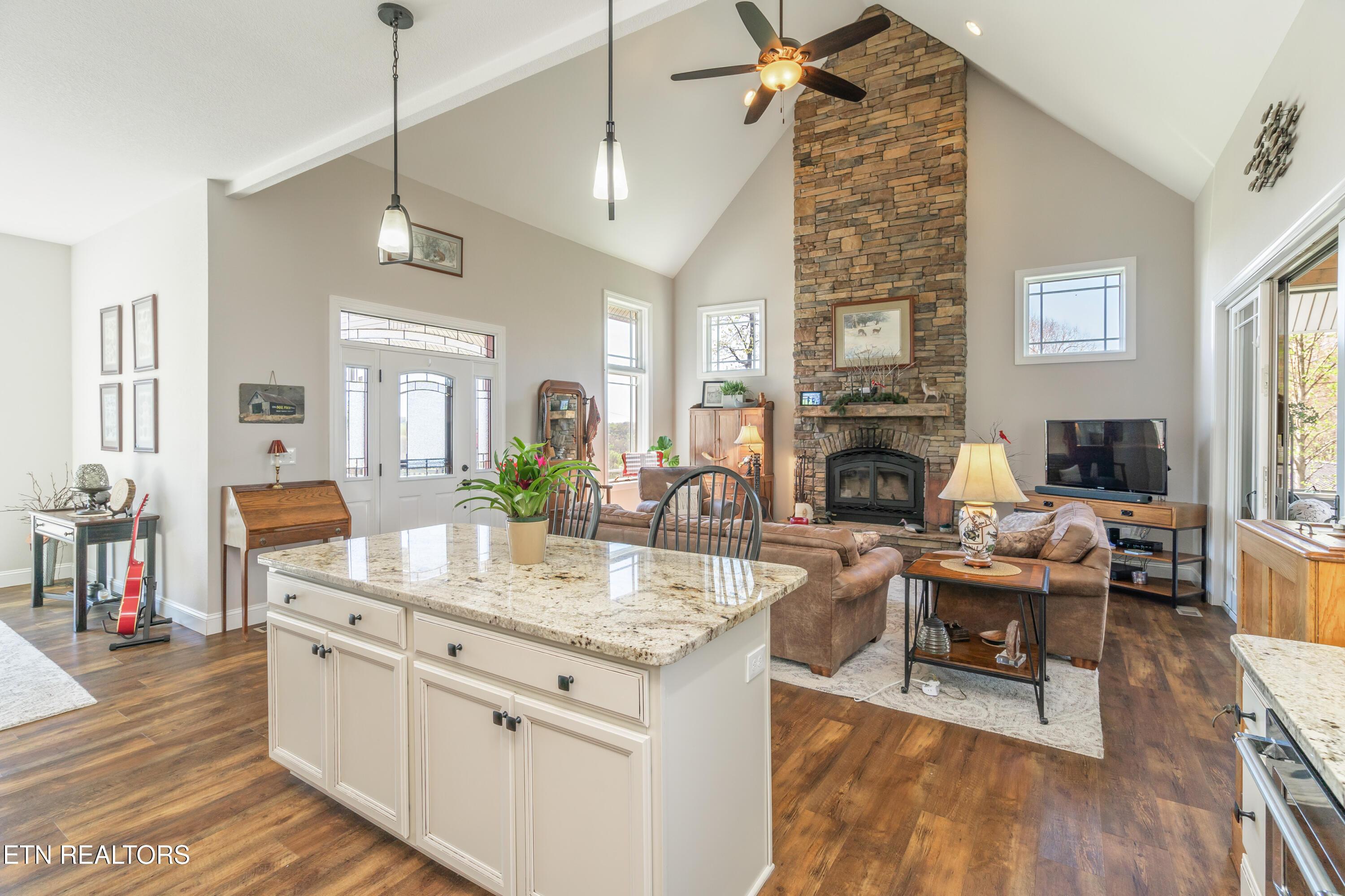 195 Kennedys Loop, Lafollette, TN - Norris Lake Real Estate - Image# 16