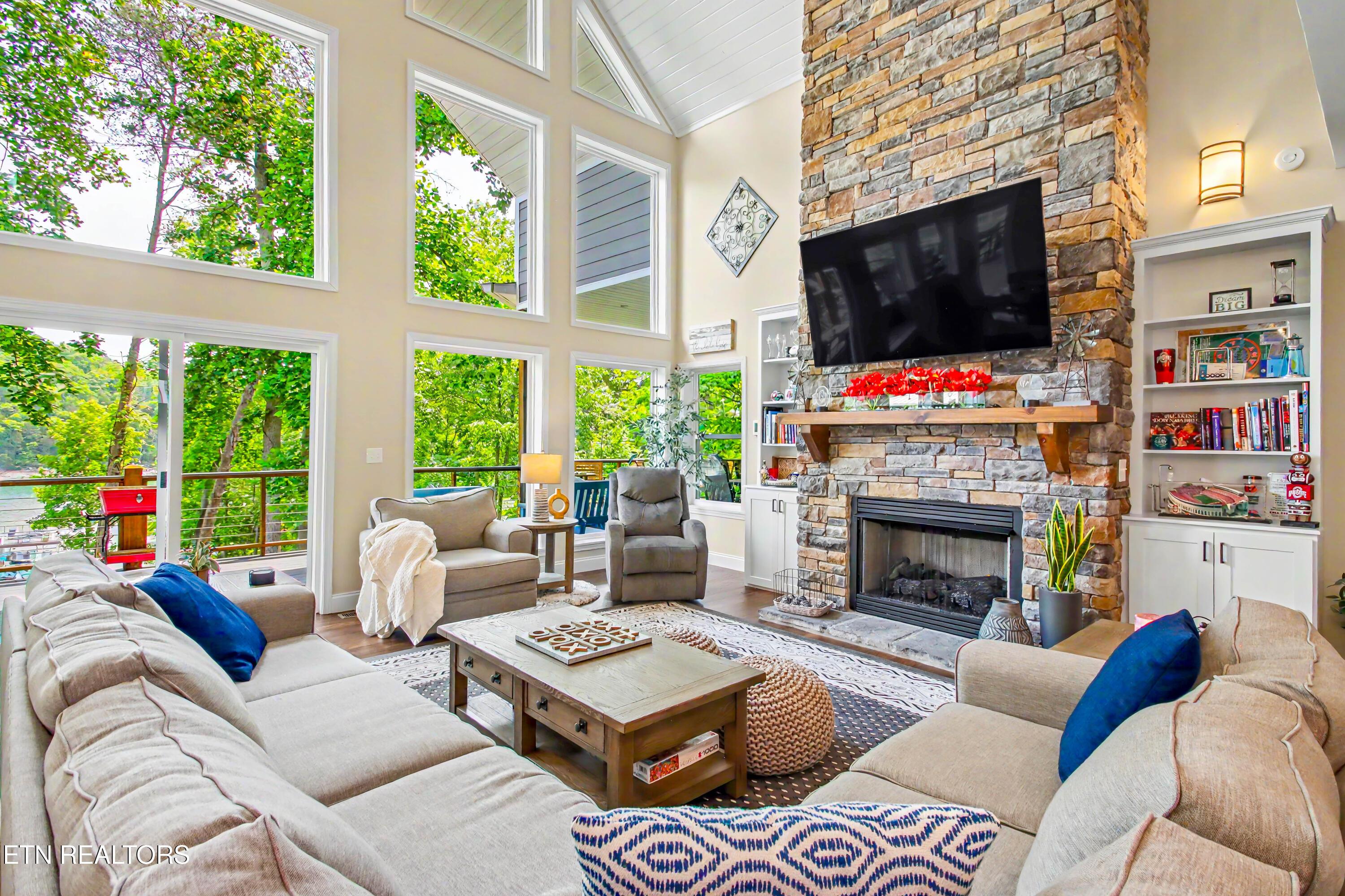 597 E Norris Point Rd, Lafollette, TN - Norris Lake Real Estate - Image# 6
