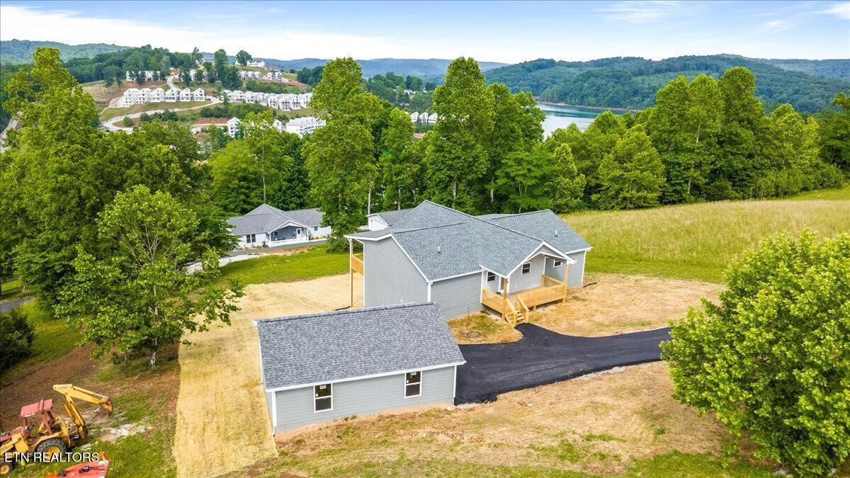 258 Sam Maria Way, Lafollette, TN - Norris Lake Real Estate - Image# 4