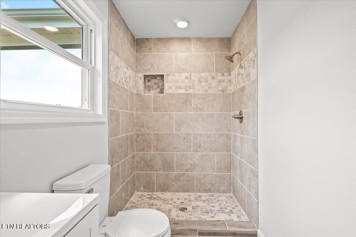 258 Sam Maria Way, Lafollette, TN - Norris Lake Real Estate - Image# 25
