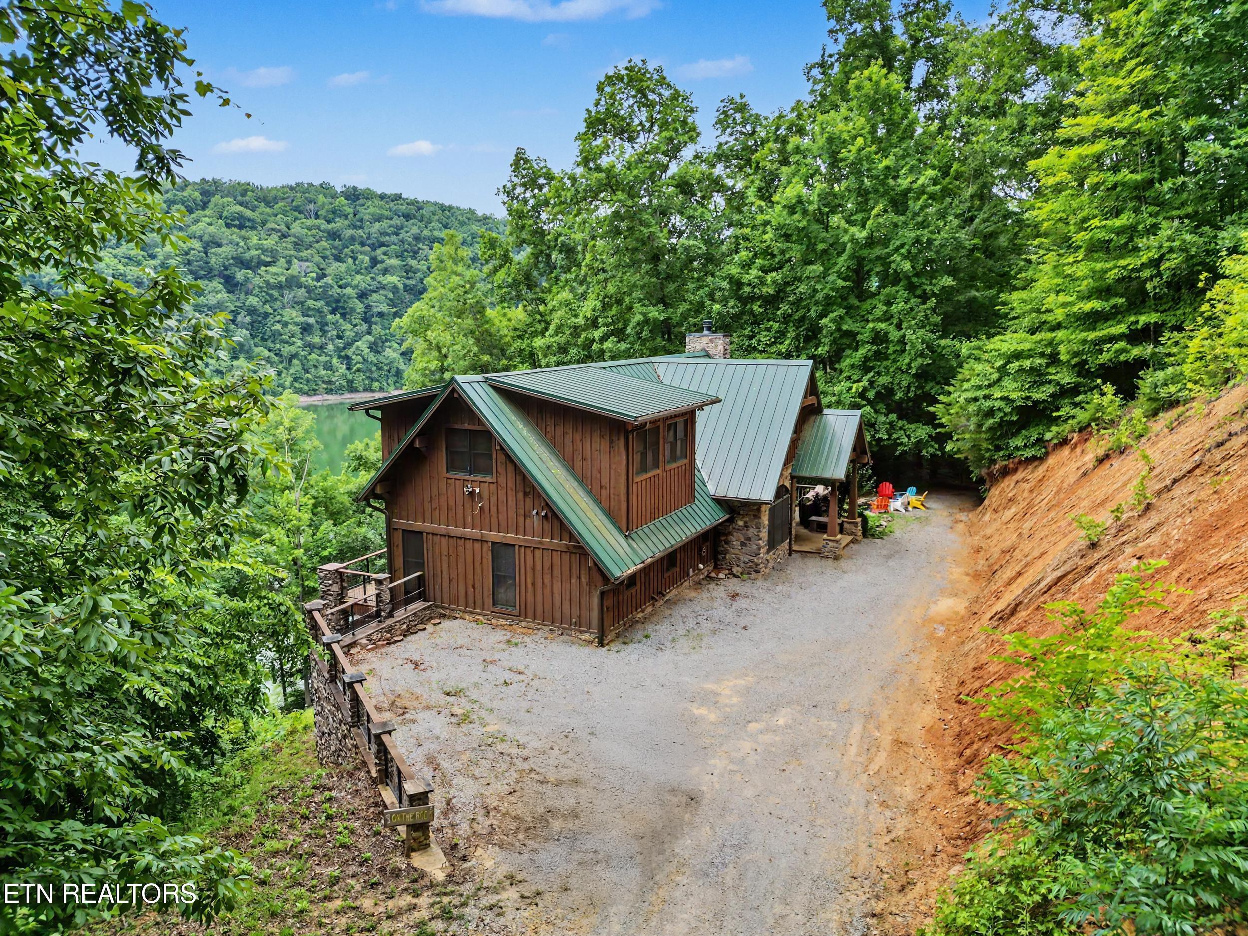 836 & 835 Jacks Bluff Rd, New Tazewell, TN - Norris Lake Real Estate - Image# 2