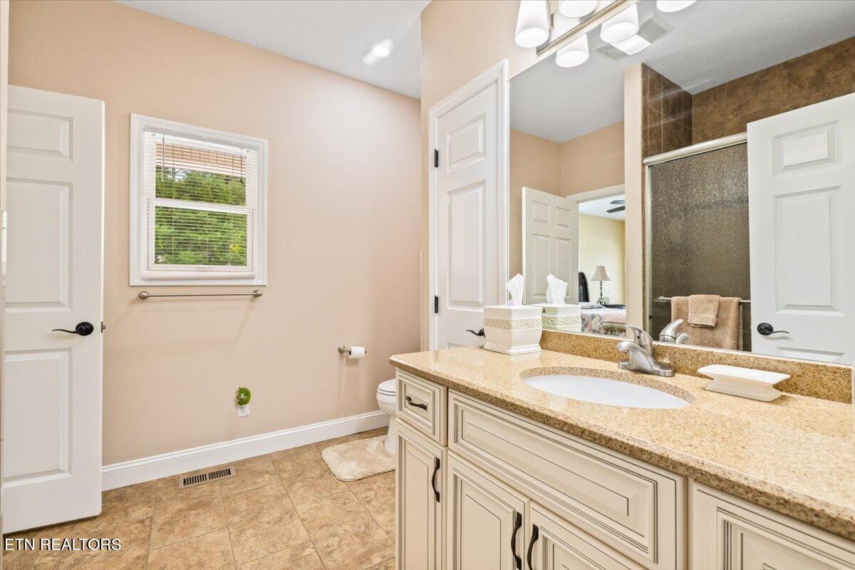 1380 E Norris Point Rd, Lafollette, TN - Norris Lake Real Estate - Image# 23