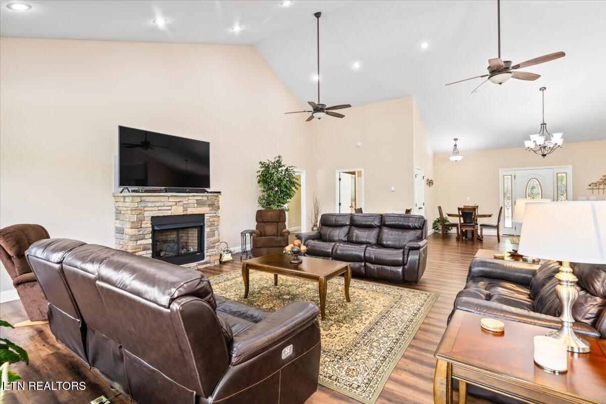 1380 E Norris Point Rd, Lafollette, TN - Norris Lake Real Estate - Image# 7