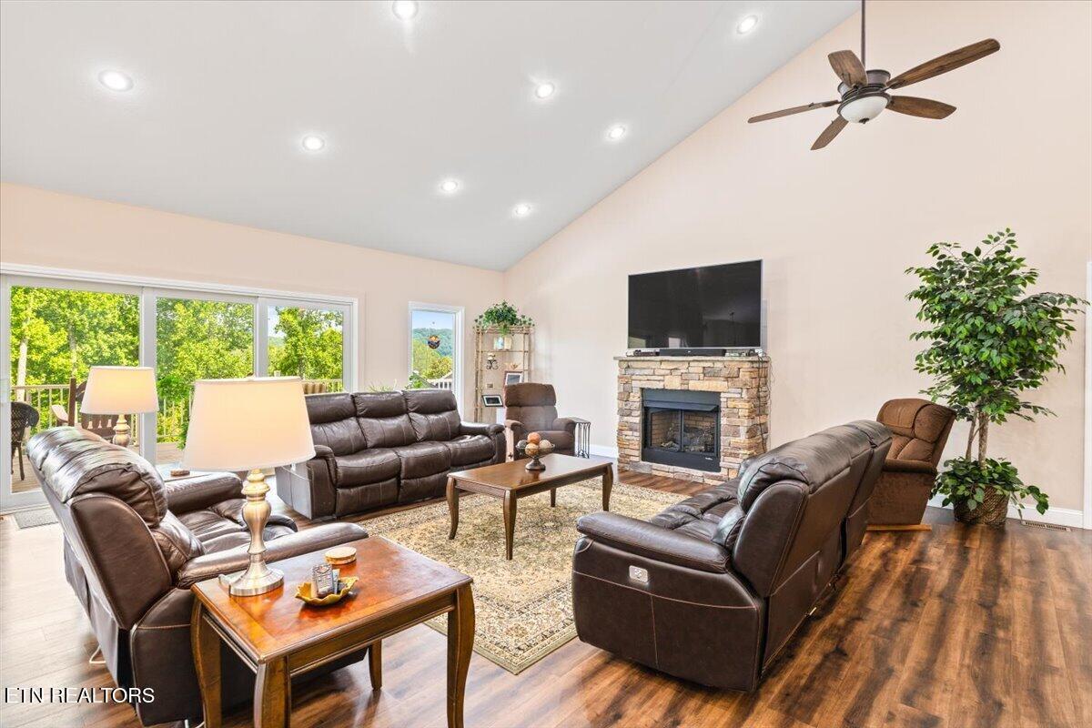 1380 E Norris Point Rd, Lafollette, TN - Norris Lake Real Estate - Image# 5
