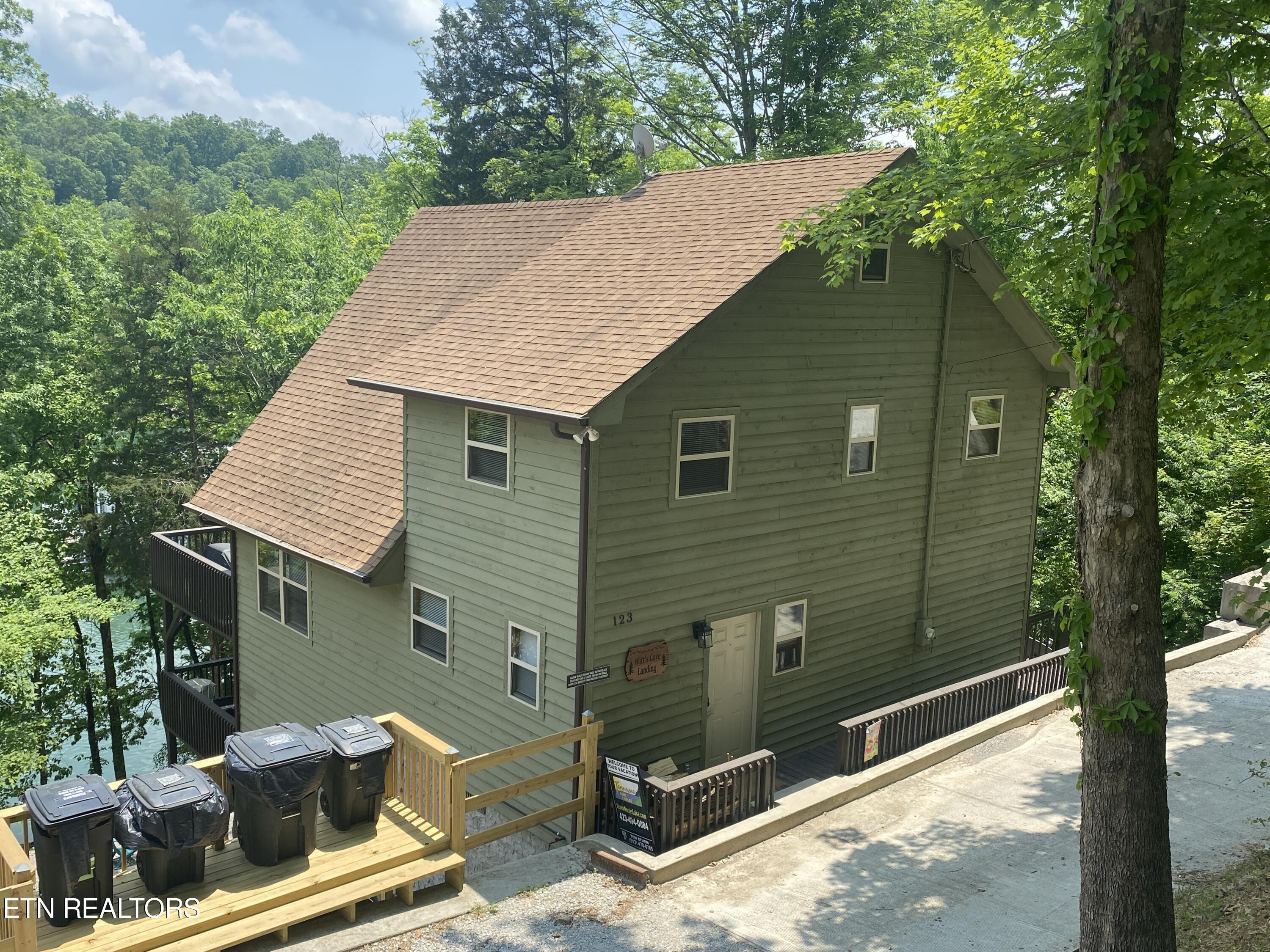 123 Flat Lake Circle, Speedwell, TN - Norris Lake Real Estate - Image# 1