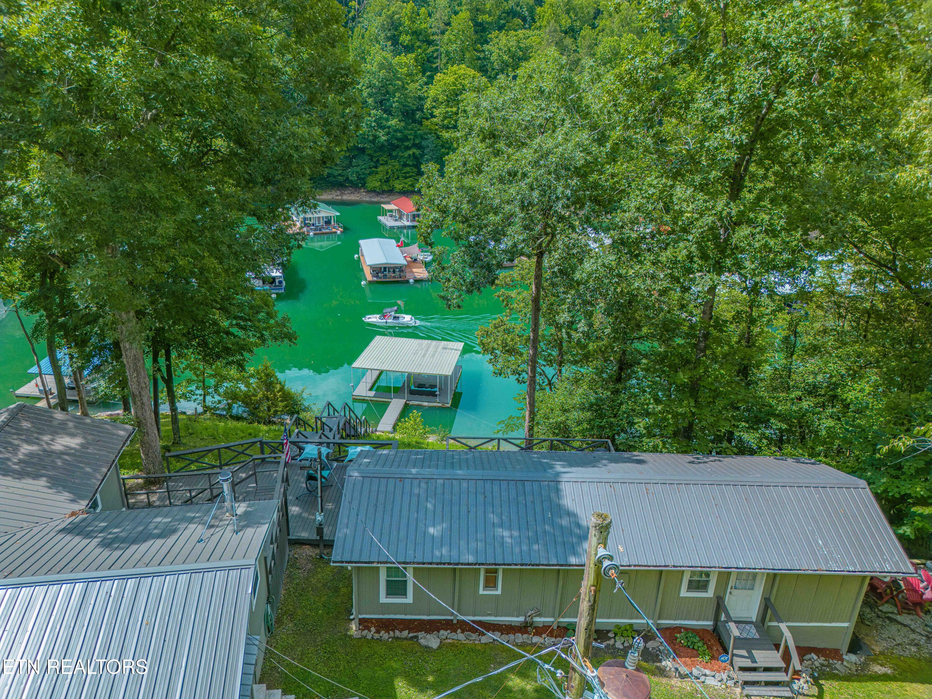 810 Indian River Boat Dock Rd, Jacksboro, TN - Norris Lake Real Estate - Image# 2