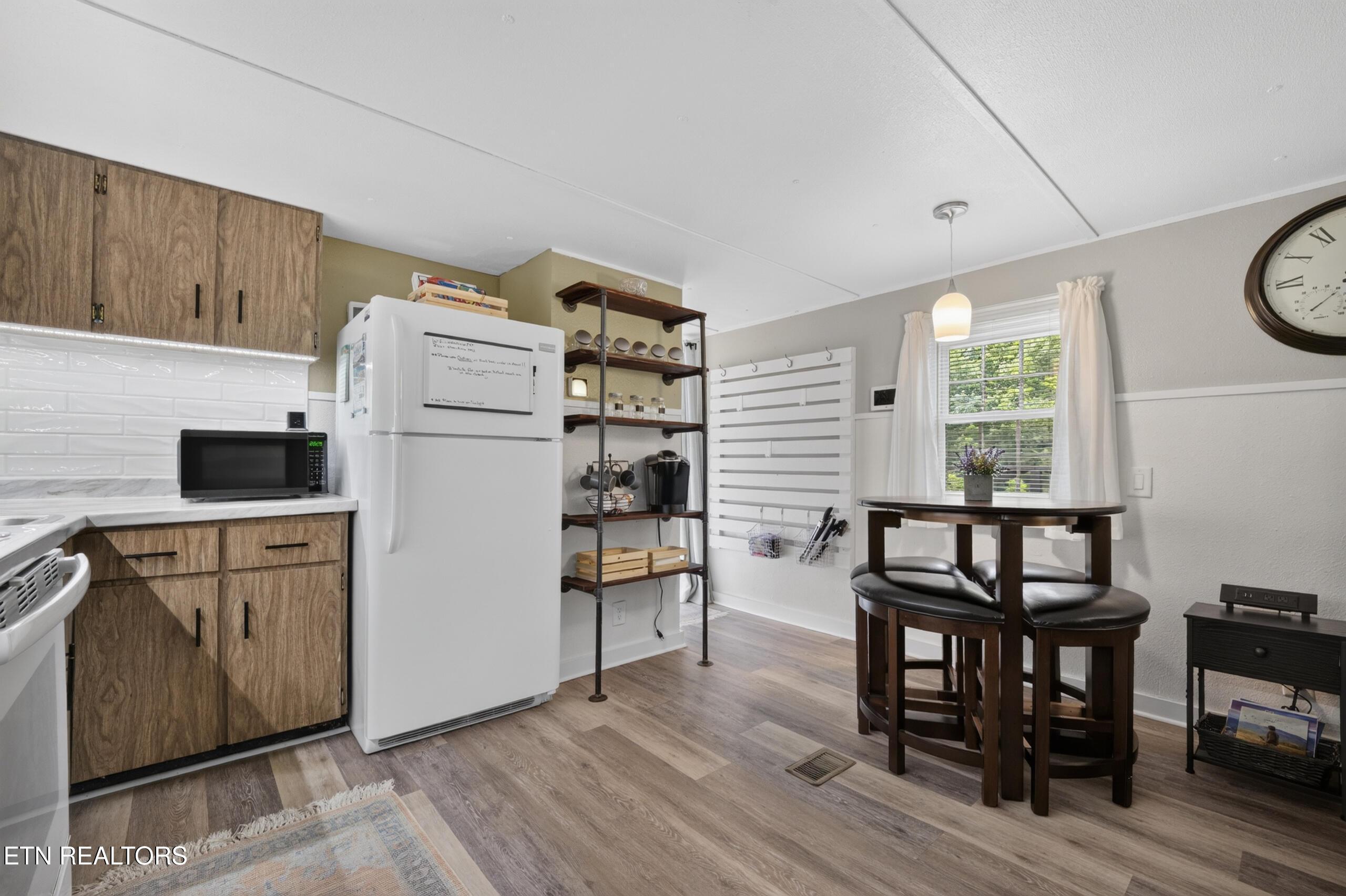 810 Indian River Boat Dock Rd, Jacksboro, TN - Norris Lake Real Estate - Image# 12